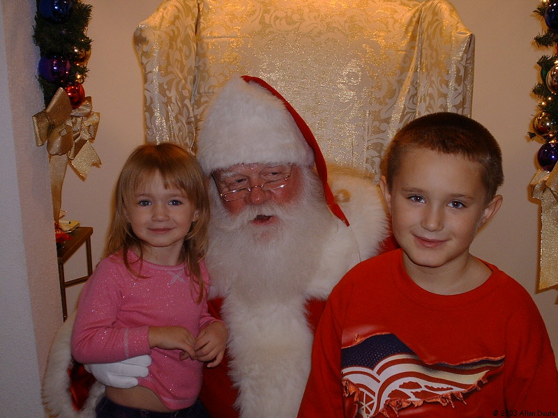 gal/2002-12-Santa/DCAO0004.JPG