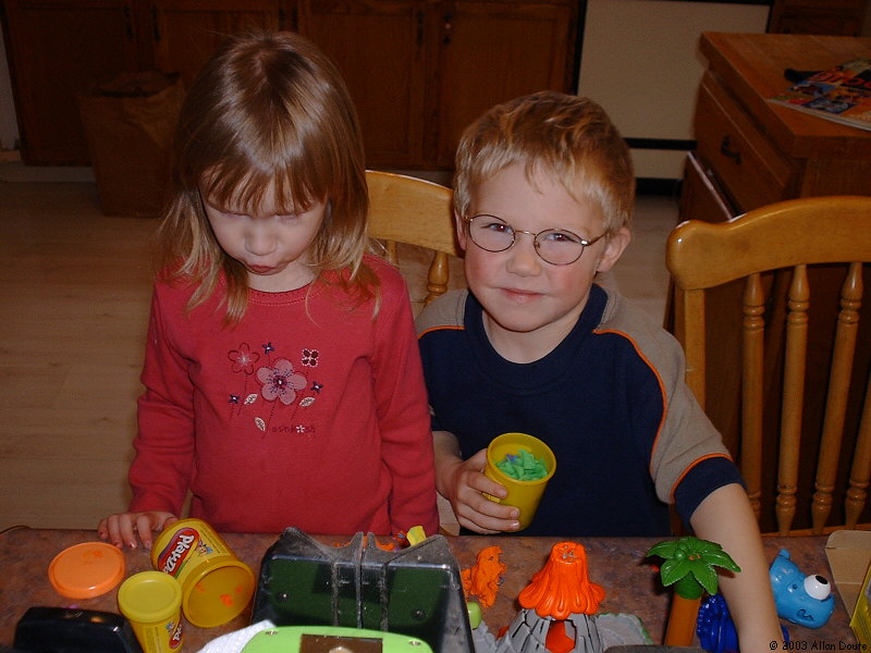 gal/2003-01-Kids_and_Friends/DCAO0001.JPG