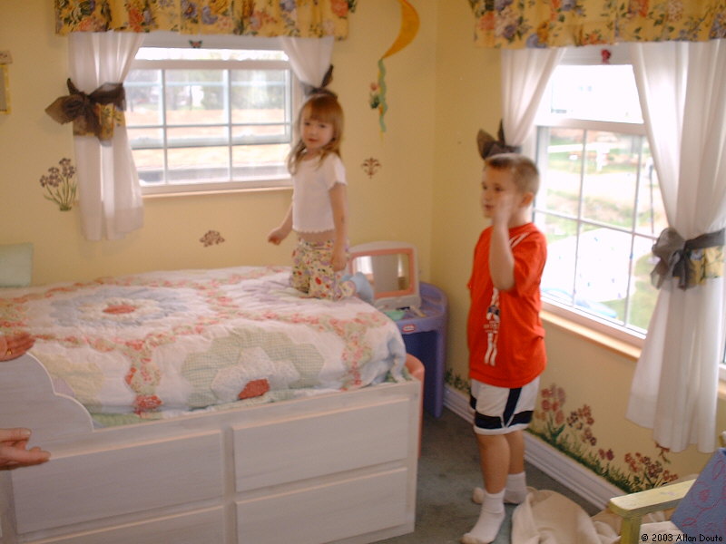 gal/2003-04-20_Maddies_Room/DCAO0007.JPG