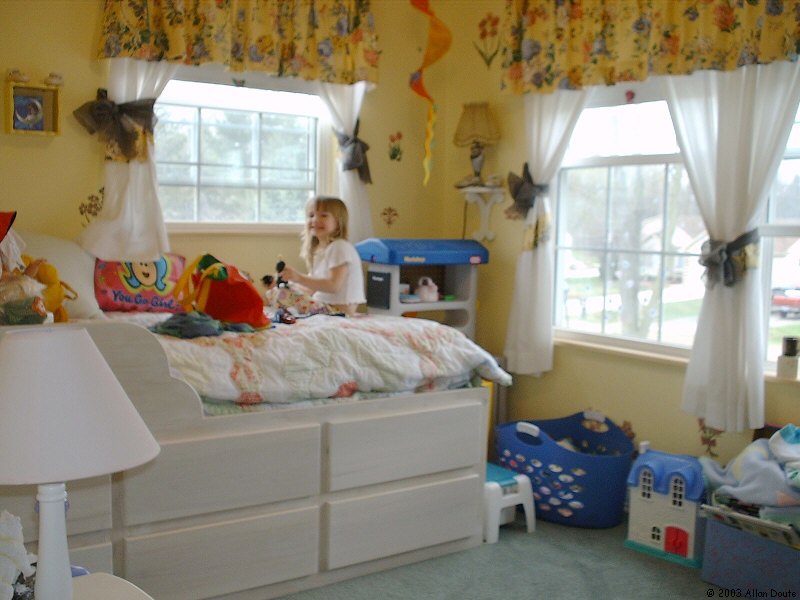 gal/2003-04-20_Maddies_Room/DCAO0012.JPG