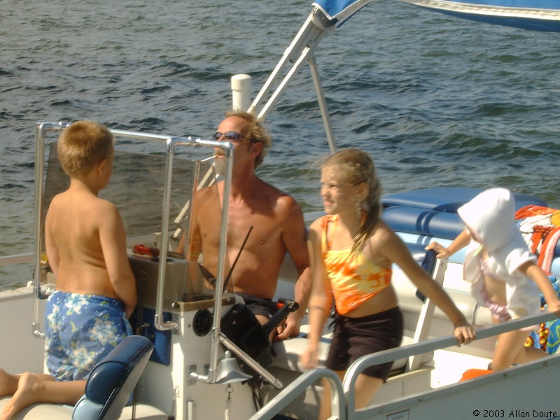 gal/2003-08-17_Toms_boat/DCAO0879.JPG