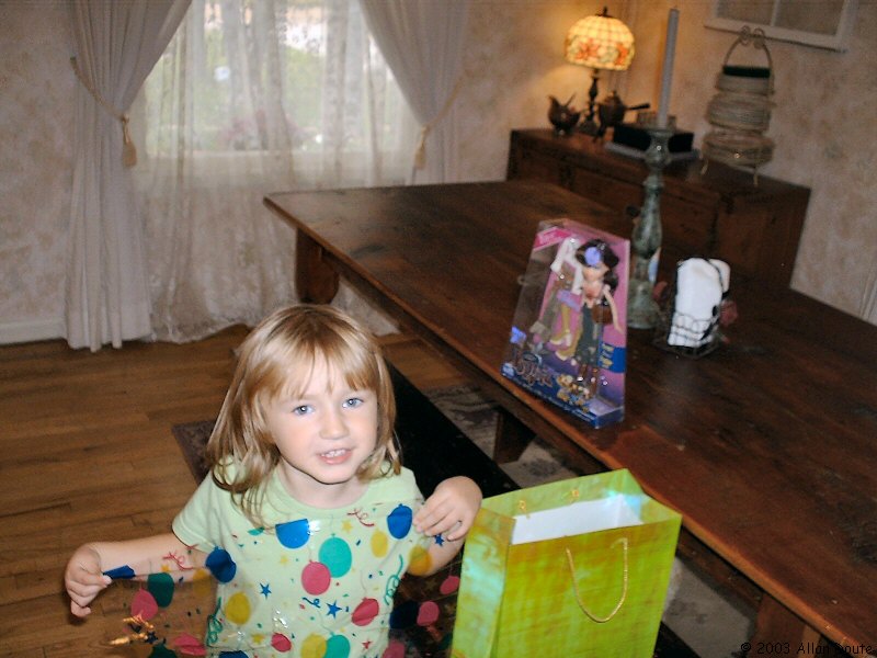 gal/2003-10-11_Maddies_Birthday/DCAO1123.JPG
