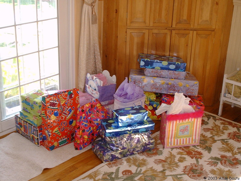 gal/2003-10-11_Maddies_Birthday/DCAO1195.JPG