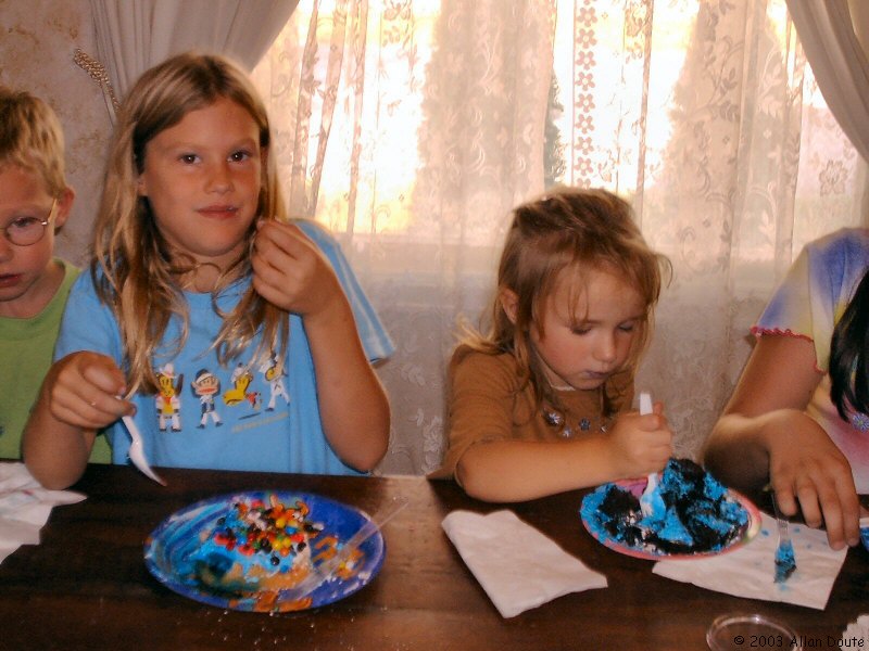 gal/2003-10-11_Maddies_Birthday/DCAO1254.JPG