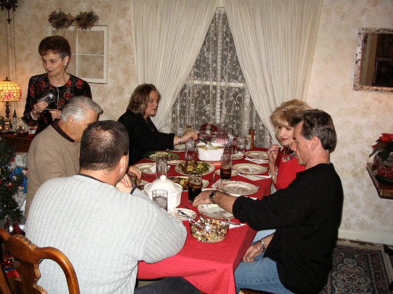 gal/2004-12-24_Christmas_Eve/IMG_0588.jpg