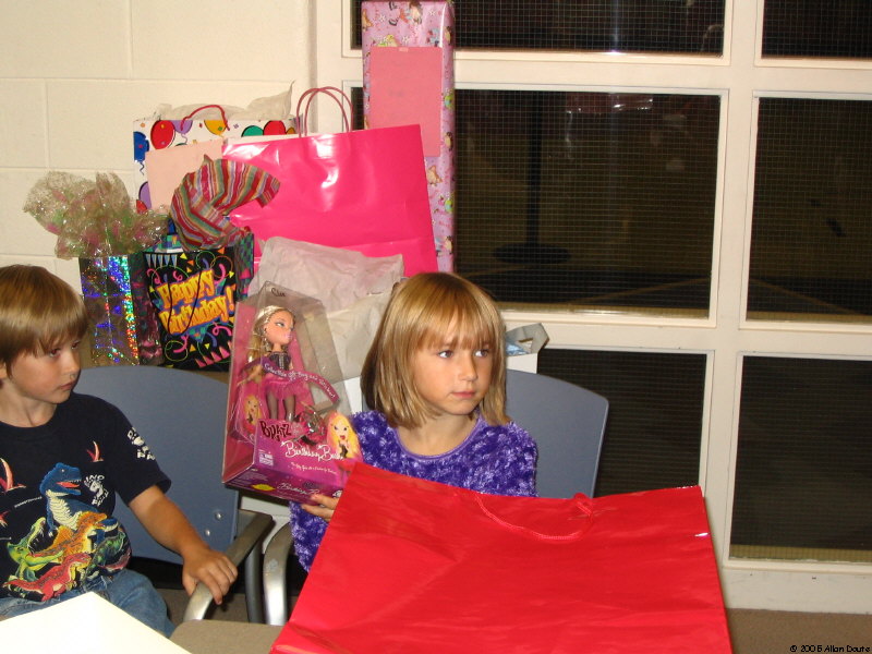 gal/2005-10-11_Maddie_B-Day/IMG_1175.jpg
