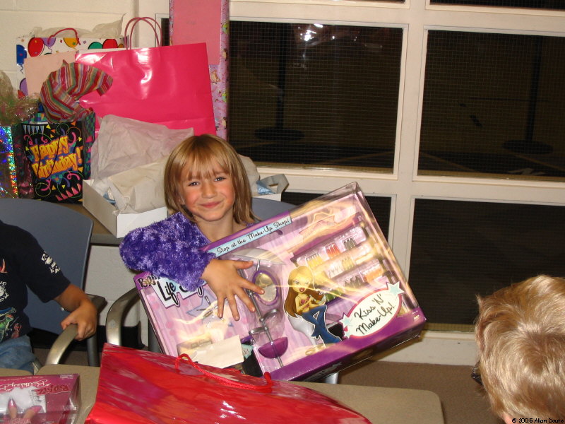gal/2005-10-11_Maddie_B-Day/IMG_1176.jpg