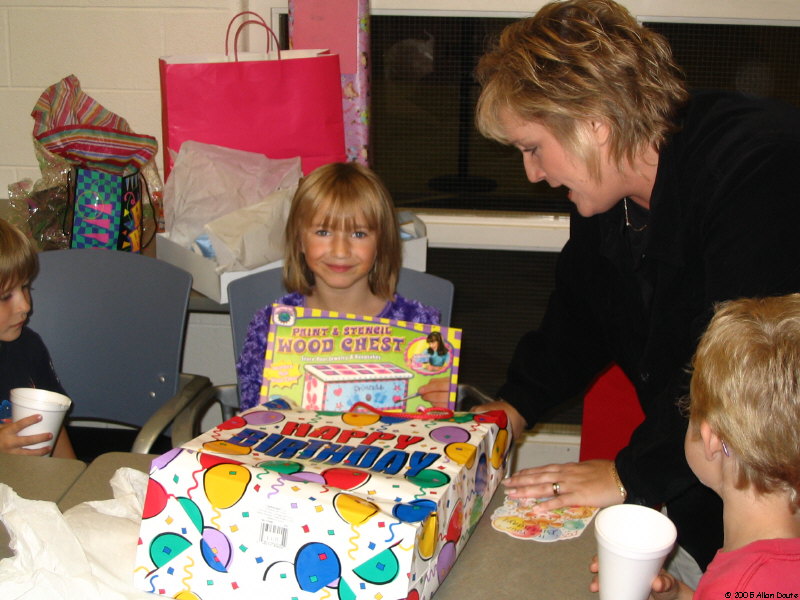 gal/2005-10-11_Maddie_B-Day/IMG_1178.jpg
