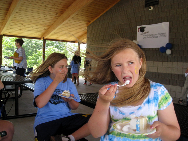 gal/2010-06-16_Maddie_5th_Grade_Graduation/IMG_3197.JPG